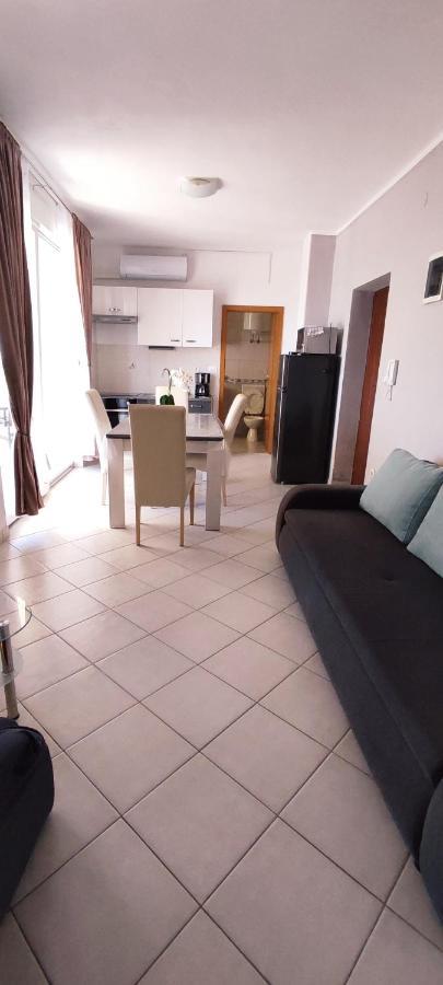 Apartments Burazer ชิเบนิก ภายนอก รูปภาพ