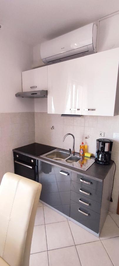 Apartments Burazer ชิเบนิก ภายนอก รูปภาพ
